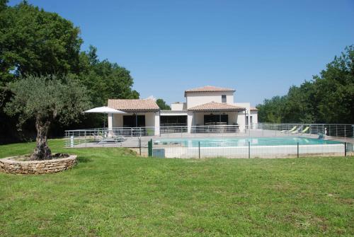 Près d'Avignon villa de rêve piscine