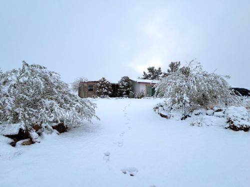 Mesa View Homestead - Cozy, 360 Views & Tranquility! home semasa musim sejuk