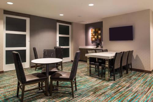 TV a/nebo společenská místnost v ubytování Residence Inn by Marriott St. Louis Westport