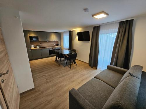 New, cozy retreat, 300 m to ski bus in Schladming Region