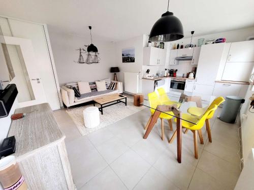 Appartement lumineux près de la plage avec parking et WIFI - FR-1-675-42