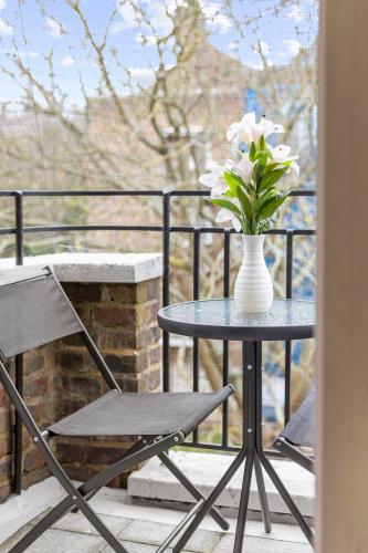 Jasmine Suite by Yielding Bricks photo 23