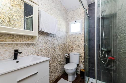 Ένα μπάνιο στο YourHouse Can Gancho Villa