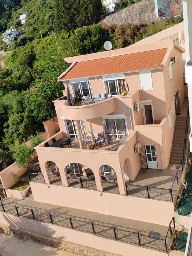 En balkon eller terrasse på Villa Contact