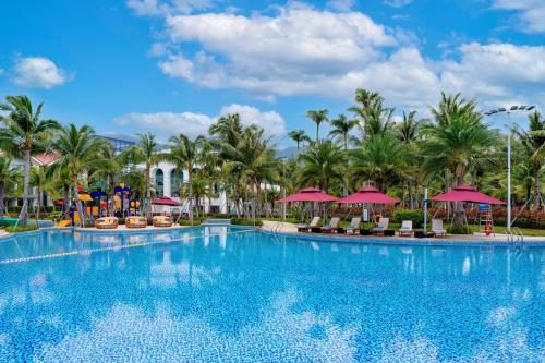 Bazén v ubytování Holiday Inn Hainan Xiangshui Bay by IHG nebo v jeho okolí