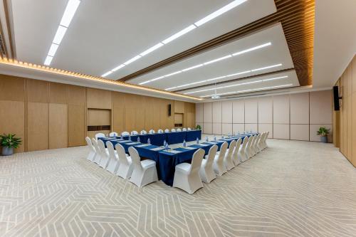 Konferenční prostory v ubytování Holiday Inn Hainan Xiangshui Bay by IHG