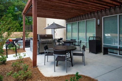 Патио или другая зона на открытом воздухе в TownePlace Suites by Marriott Raleigh Durham Airport Morrisville