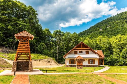 RÖNK - Rostallói Turistaház és Látogatóközpont