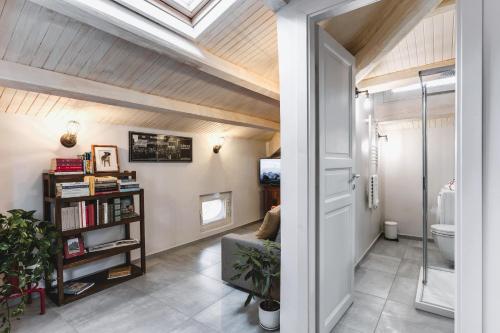 A bathroom at Circo Massimo Apartment & Terrace