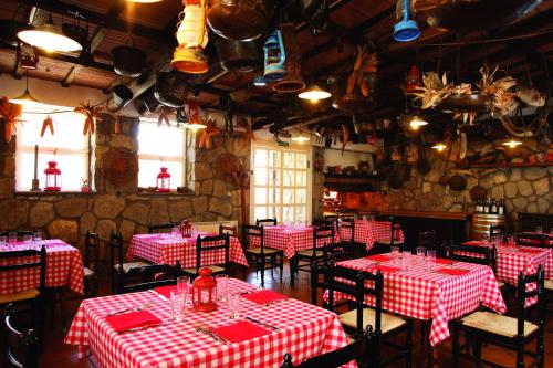 ホテル タルコンテにあるレストランまたは飲食店