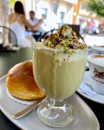 Matur á eða í nágrenni íbúðarinnar