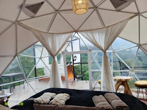 TV a/nebo společenská místnost v ubytování EKA Glamping