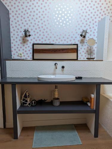 Photo de la galerie de l'établissement cozy apartment Troyes center, à Troyes