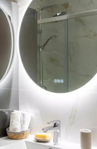 Luxurious 3Bedroom 2 BATH 110 m Apartment Adjoining Hotel Martinez Beachfront photo 14