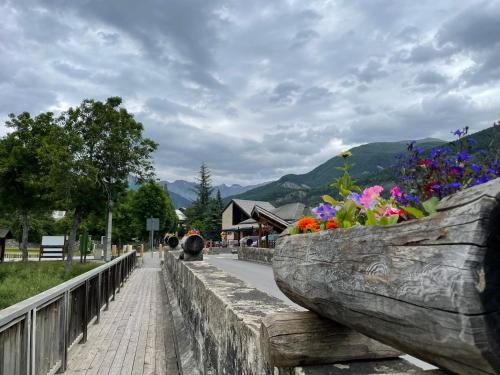 Landskap semula jadi dekat dengan chalet