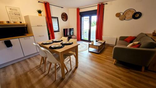 Η κουζίνα ή μικρή κουζίνα στο T2 Renové, calme and cozy