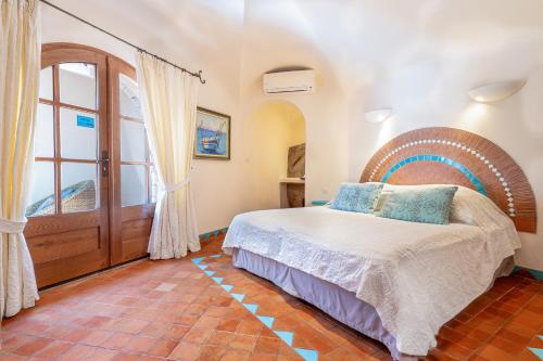 Gallery image of Hôtel Marina di cavu in Bonifacio
