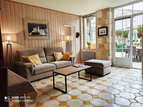 île de Ré , maison de ville typique rétaise au Bois-Plage