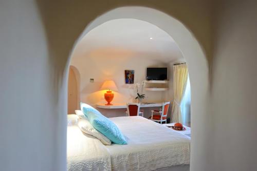Gallery image of Hôtel Marina di cavu in Bonifacio