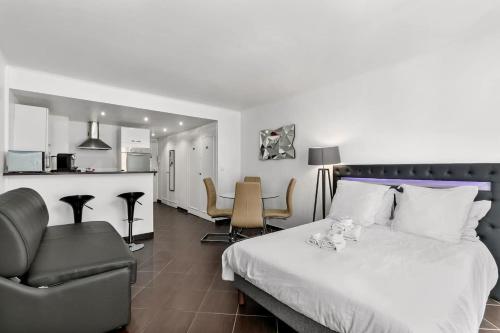 Luxury Studio YourHostHelper