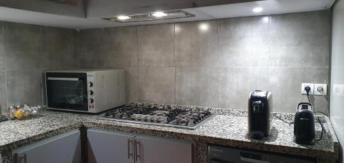 Una cocina o cocineta en Darna