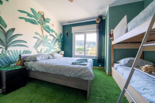 La jungle, centre ville, videoprojecteur, proche gare et commerce, 150m de la mer