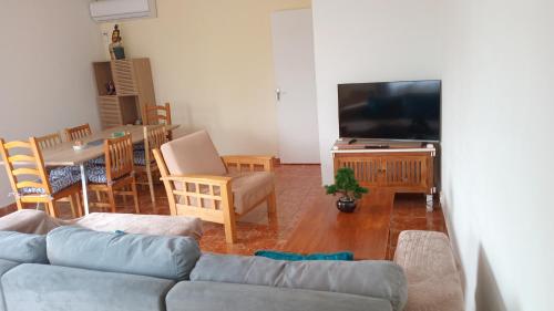 Appartement F4 Kone centre Tel 7O 55 O8
