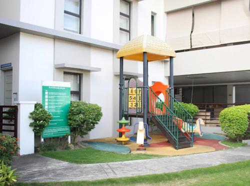 Taman di luar One Spatial Condo