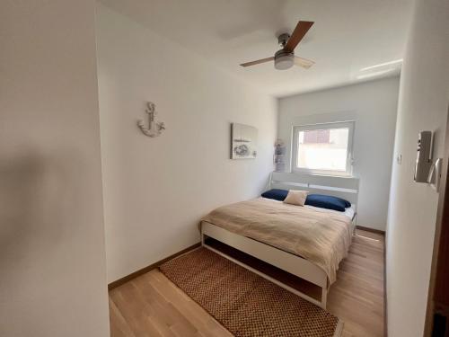 Apartments by the sea Rogoznica - 23714