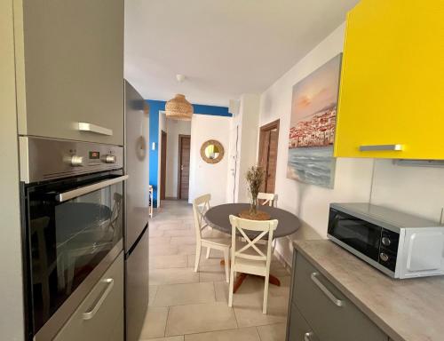 Apartments by the sea Rogoznica - 23714