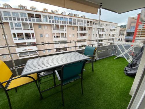 Charmant 3 pièces à Sète avec climatisation et parking - FR-1-338-601