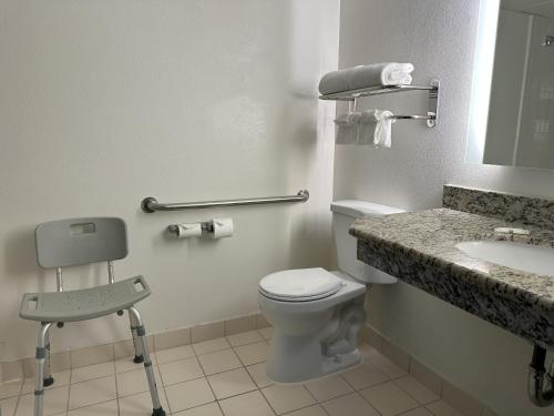 Koupelna v ubytování Quality Inn & Suites Everett