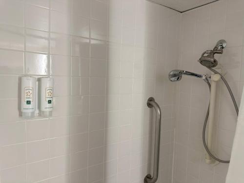 Bilik mandi di Quality Inn & Suites Everett