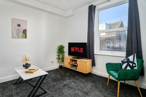 Fotografie z fotogalerie ubytování 2 Bedroom Home Leeds Contractor Stay Free Parking WIFI & Netflix v destinaci Meanwood