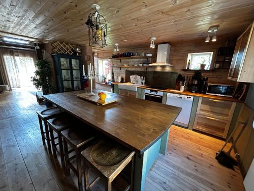 Färila Lodge - Järvsöにあるキッチンまたは簡易キッチン