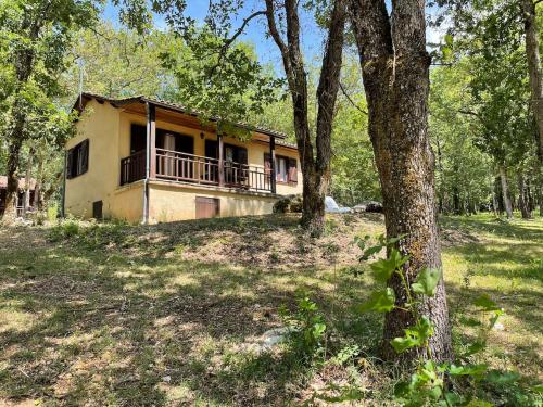Κήπος έξω από το Domaine de Grézelou