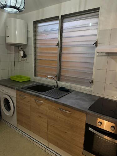 A cozinha ou cozinha compacta de Émeraude