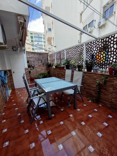 Ave 26, piso junto playa
