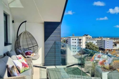 Ruang duduk di Anchor View Apartment, sleeps 6