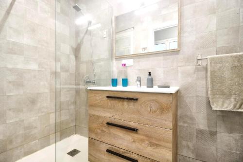 Phòng tắm tại Luxury Suites Fuengirola 2