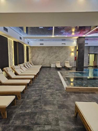 Πισίνα στο ή κοντά στο Kopaonik-Residence Hill Repnica A71