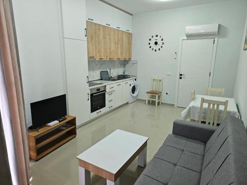 Brajan's Apartment Golem