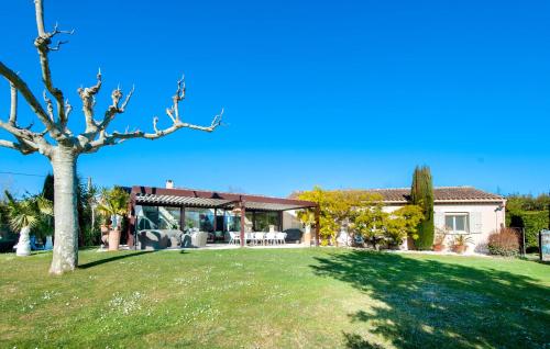 Cozy Home In Graveson With Wifi