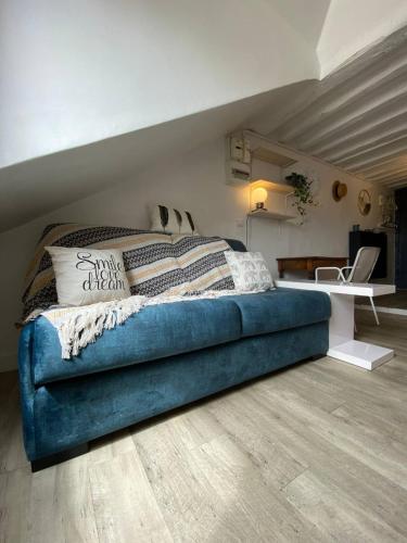 Cute studio in Versailles