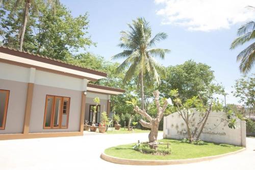 Zahrada ubytování The shark resort ปราณบุรี