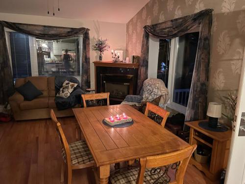 Χώρος καθιστικού στο Chalet à la Baie Boudreault