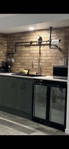 Dapur atau dapur kecil di Swing by the Bay