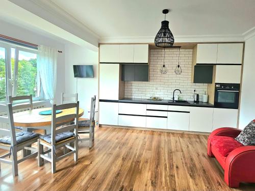 Apartament Riviera dwupokojowy z widokiem na kanał