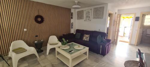 Posezení v ubytování Mar & Relax Torrequebrada