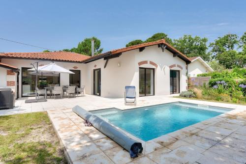 Maison de la Source - Piscine chauffée, proche plage du Betey